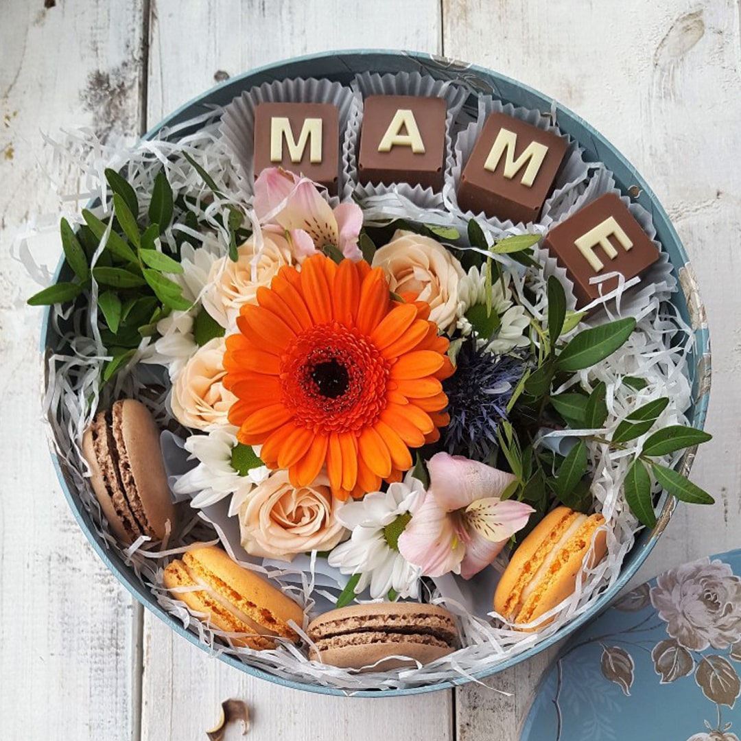 Какой букет цветов подарить на День матери?